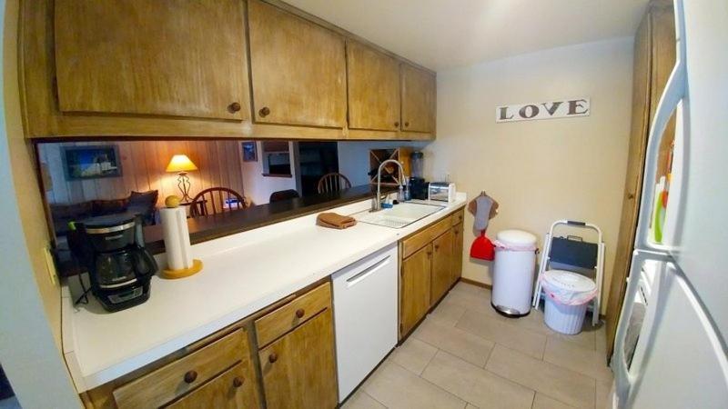 ממות' לייקס Standard Condos With Free Parking מראה חיצוני תמונה